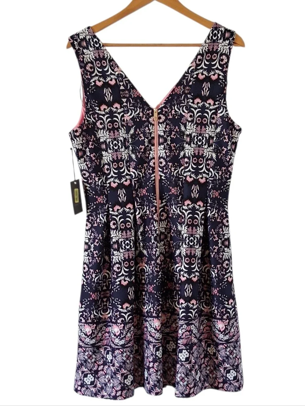 Vince Camuto Dress Size 14 Floral V-Neck Sleeveless Party Dress Fit And Flare